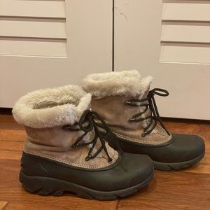 USED Sorels size 6